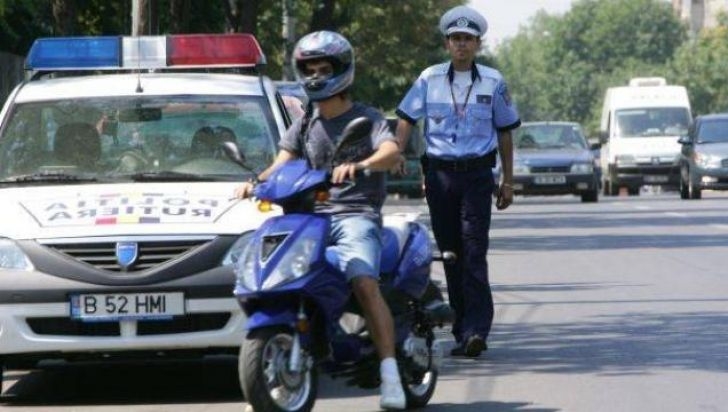 BAIA/TULCEA: A condus un moped fără permis. S-a ales cu dosar penal