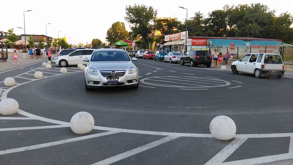MAMAIA – Cum se poate parca în SENSUL GIRATORIU