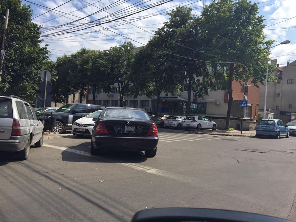 FOTO – CONSTANȚA: AȘA NU! Cum poate fi parcată o mașină?
