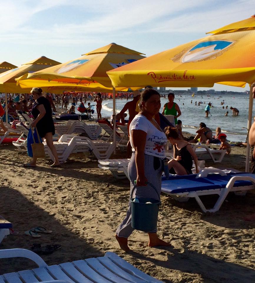Mamaia, Costineşti, Vama Veche. „Pufuleț’ și porumb f’ert avem!”