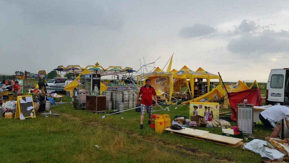 FOTO – TULCEA: Sărbătoarea teilor, afectată de FURTUNĂ