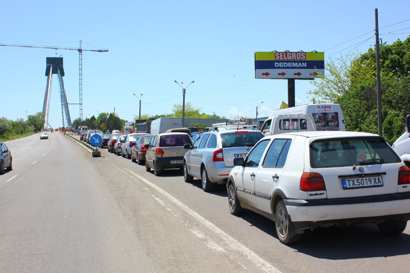 Se circulă CU DIFICULTATE în zona podului de la Agigea