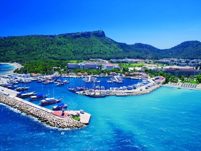 Românii NU renunţă la vacanţele în Turcia