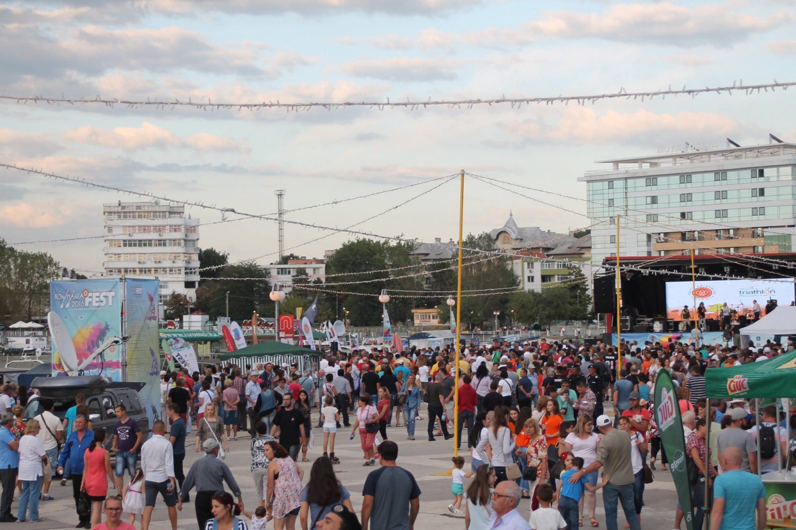 Foto/Video – ROWMANIA. Protest pe Dunăre, în Portul TULCEA