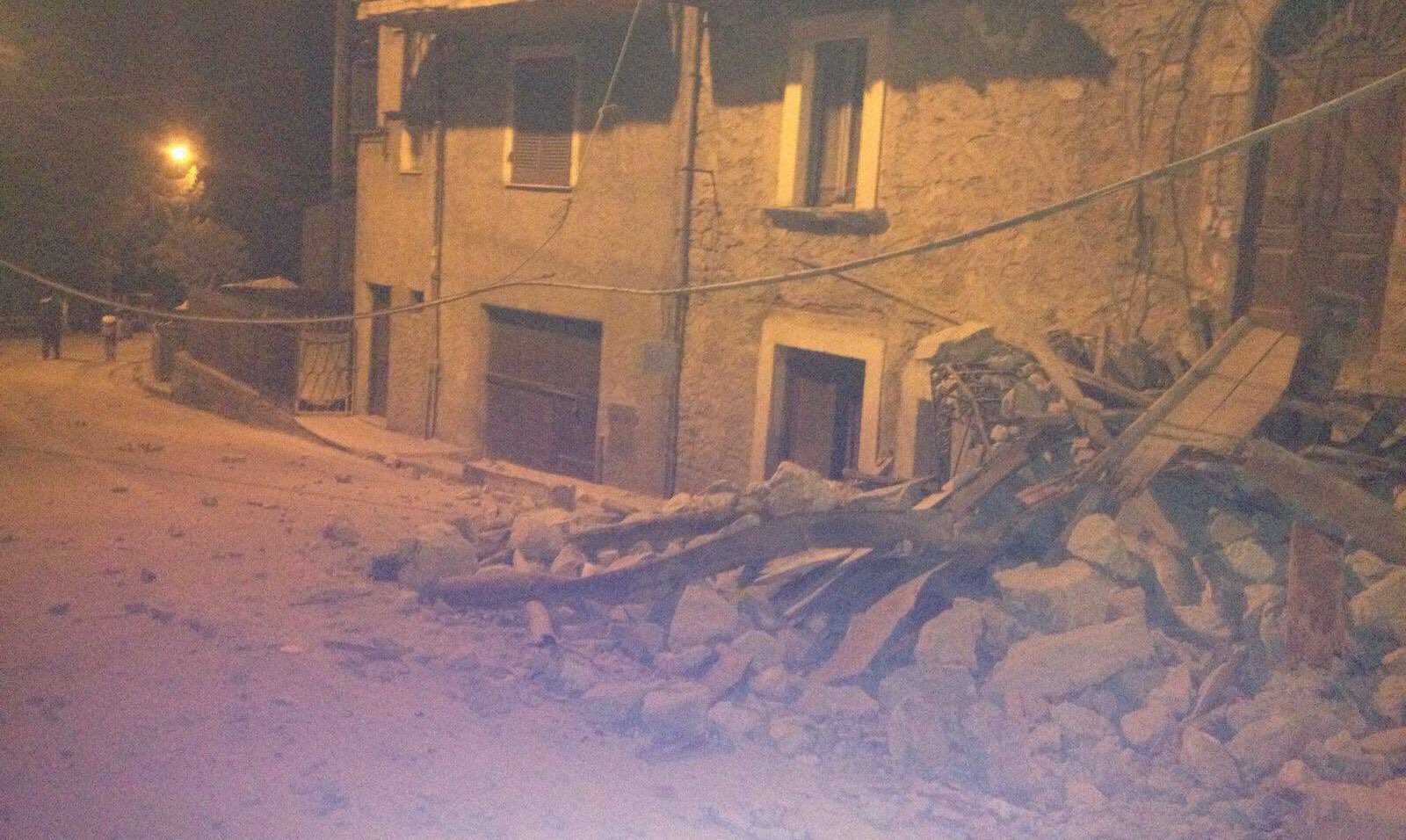 ITALIA: Seism major. 6,2 pe scara Richter – Zeci de persoane şi-au pierdut viaţa – FOTO