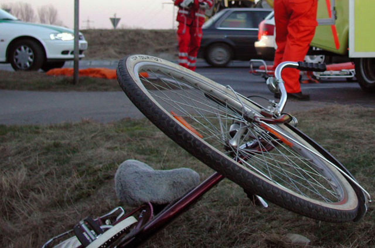Hârșova: Un biciclist a fost grav accidentat de un autocar