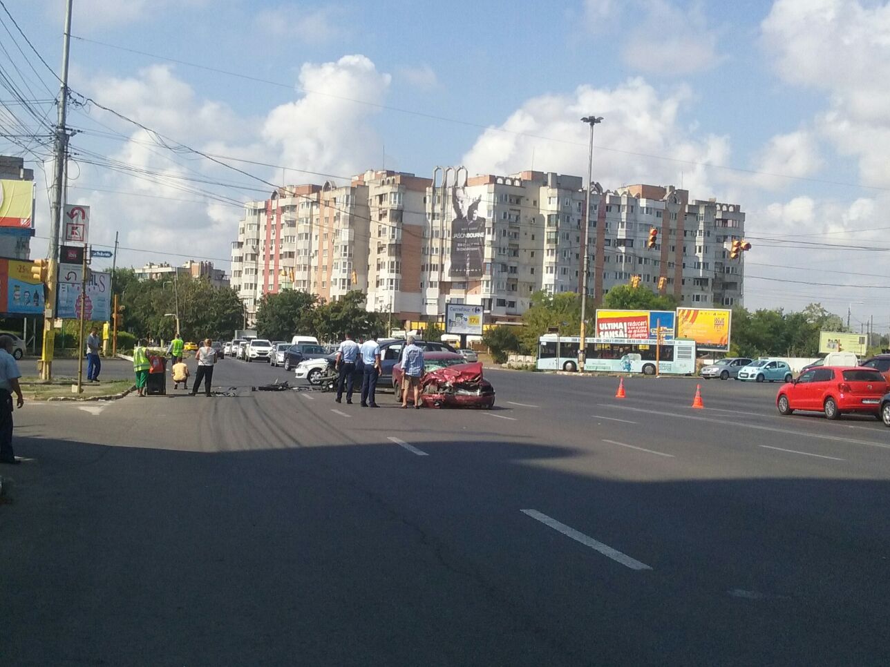 CONSTANȚA. Un șofer urmărit de Poliție a provocat un accident rutier în zona Gării CFR
