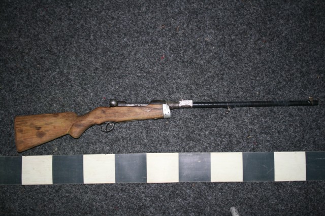 TULCEA: Armă artizanală confiscată de polițiști