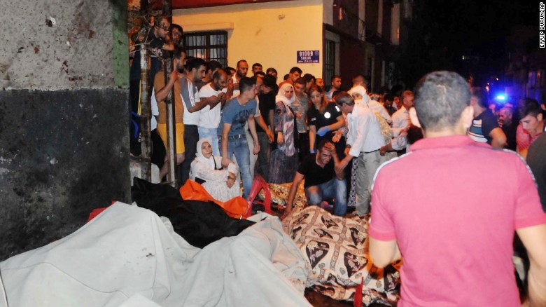 TURCIA: Peste 30 de morţi într-un atentat terorist, la o nuntă