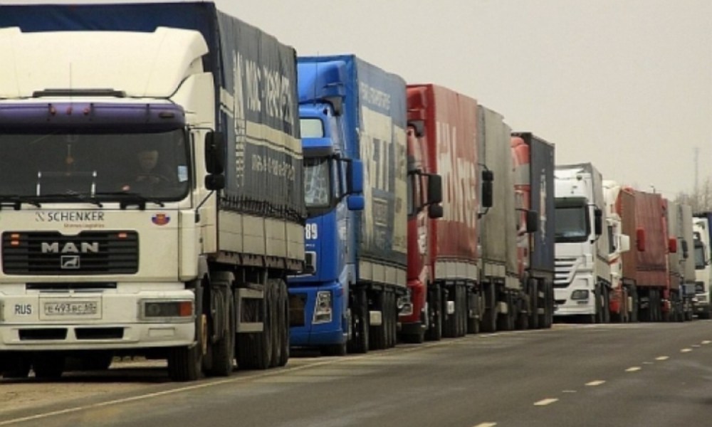GREVA transportatorilor: CAMIOANELE vor circula cu maximum 30 km/h!