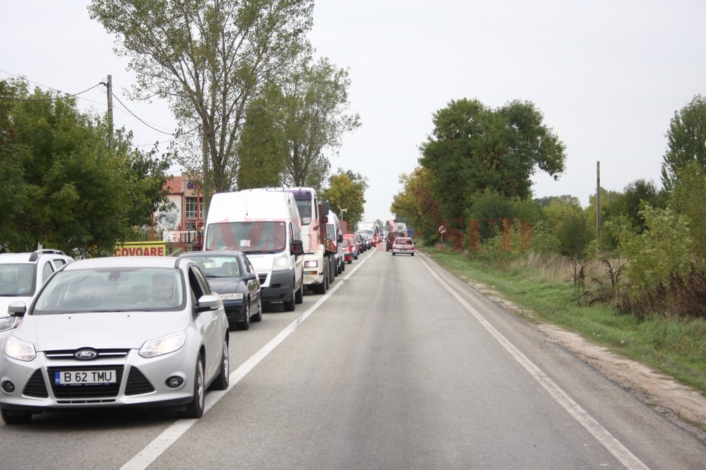 IALOMIȚA. Trafic ÎNGREUNAT din cauza unui accident rutier