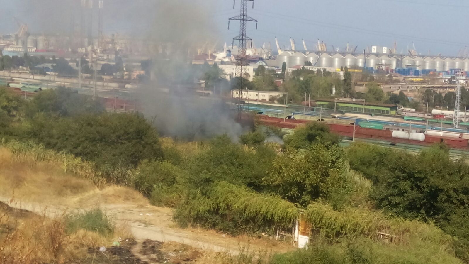 VIDEO – Incendiu pe valea Portului CONSTANȚA