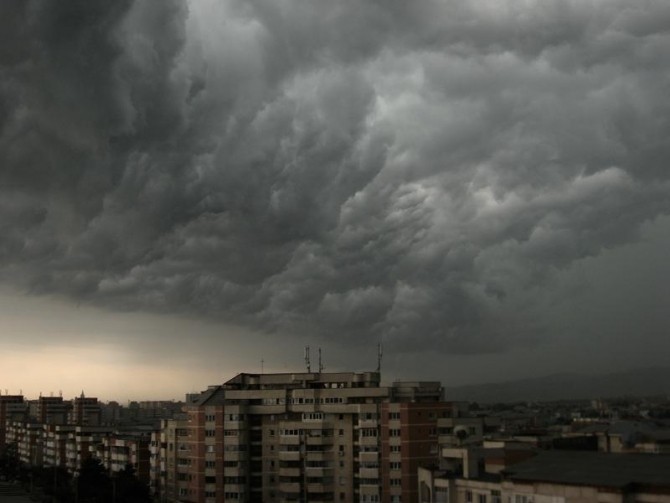 Update – CONSTANȚA, IALOMIȚA, CĂLĂRAȘI: Cod galben de FURTUNĂ