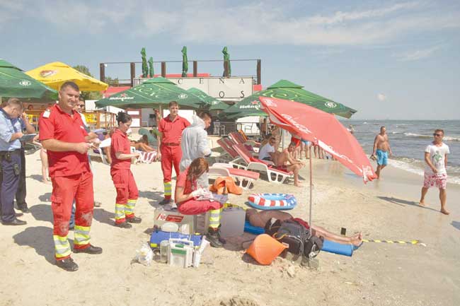 LITORAL. Val de VICTIME făcute de mare, în ultimele 24 de ore. Steag roșu în zona de sud