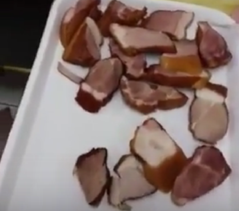 Video – Eforie Nord: Ciorbă alterată și carne expirată într-un restaurant