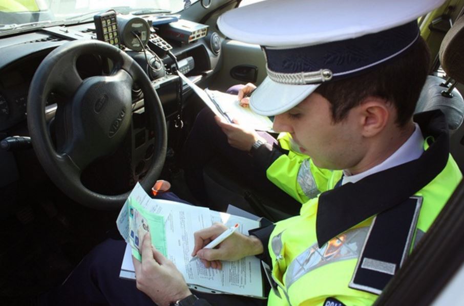 CONSTANȚA. Zece elevi, amendați de către polițiști
