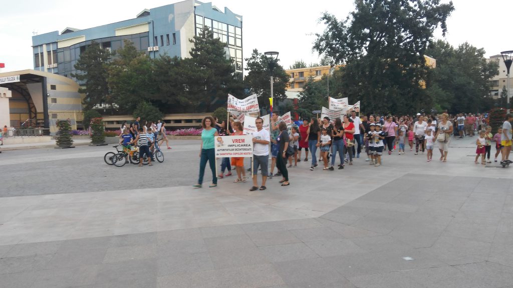 TULCEA. Părinții au ieșit din nou în stradă pentru pediatria spitalului