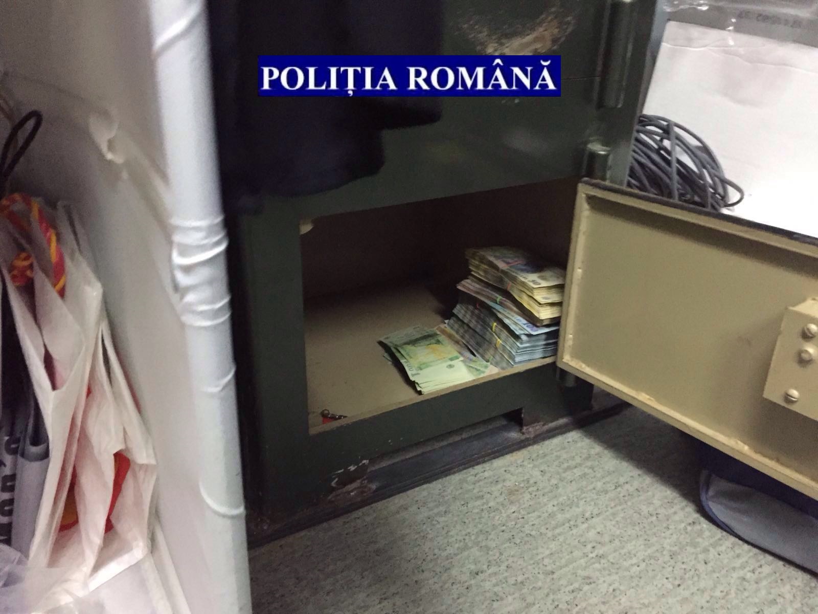 MAMAIA: Razie în cluburi. Evaziune fiscală și droguri
