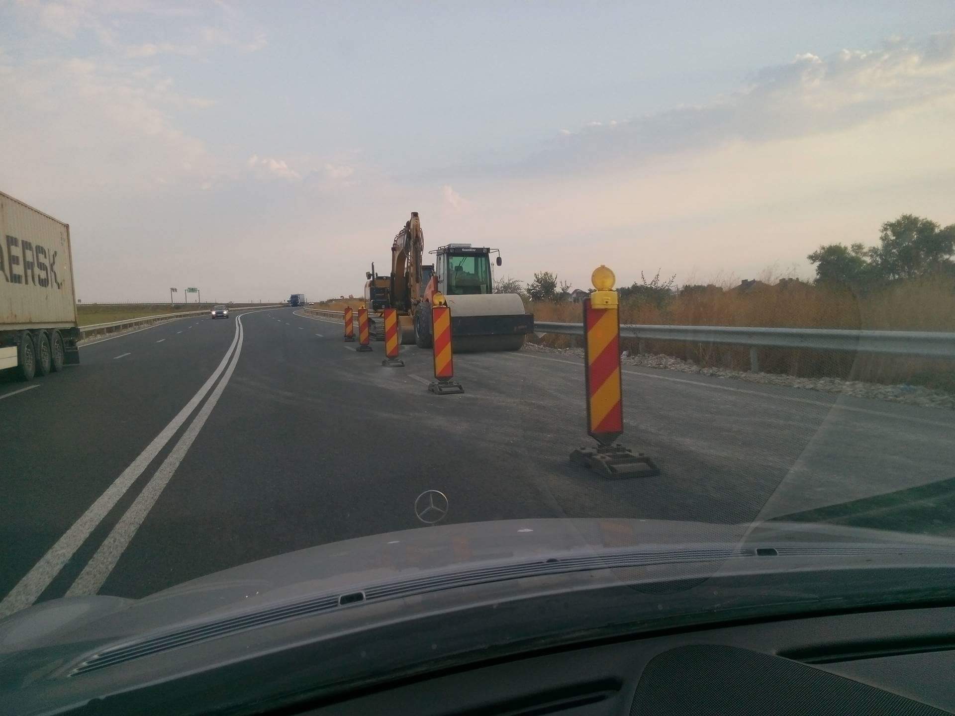 FOTO: Bretele rutiere care fac legătura cu podul nou de la Agigea sunt în reparații la mai puțin de UN AN de la inaugurare