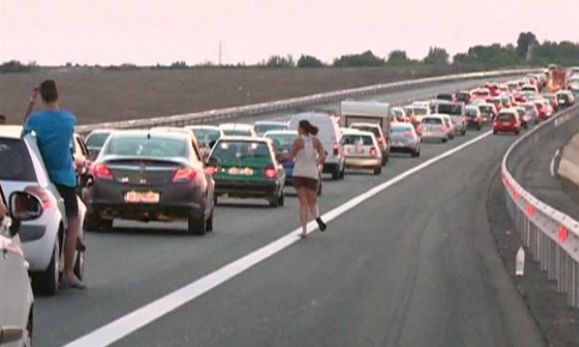 Polițiștii rutieri se pregătesc pentru traficul aglomerat spre mare și spre munte