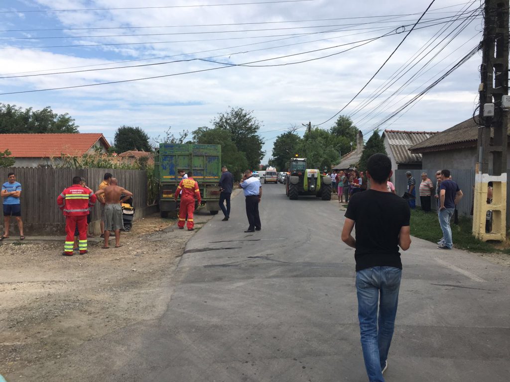 Fetița din VALU LUI TRAIAN, rămasă fără picioare, are nevoie URGENTĂ de sânge!