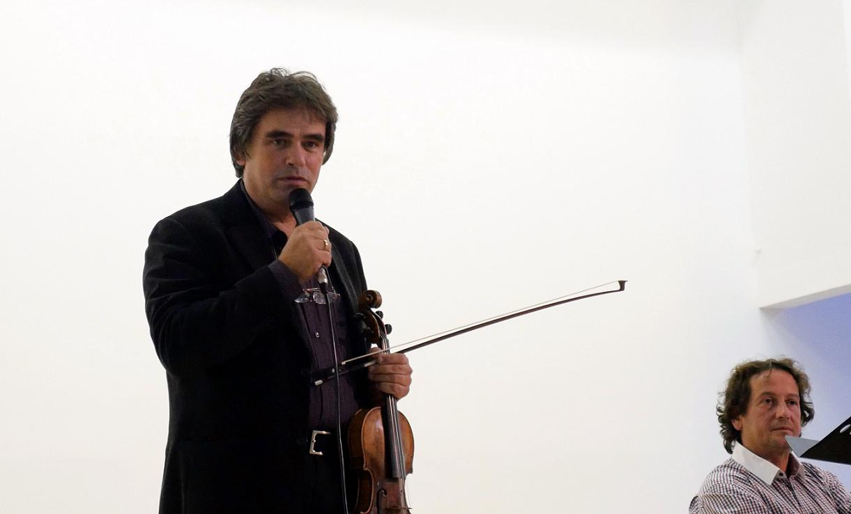 Muzică clasică în sate şi oraşe cu Vioara lui Enescu