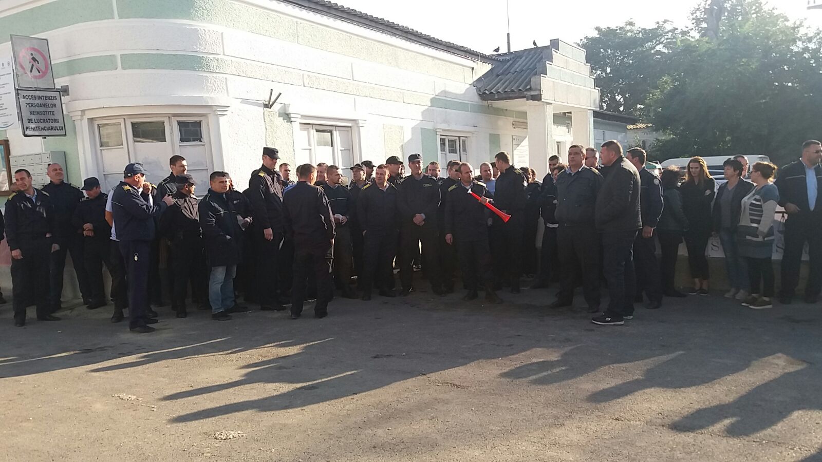 FOTO: Protest al angajaților de la Penitenciarul Poarta Albă