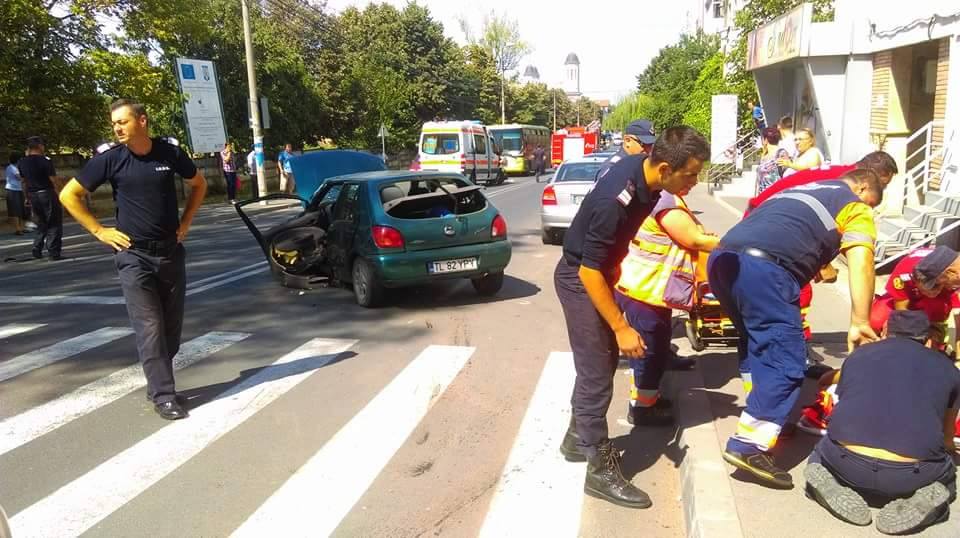 TULCEA: Un bărbat a fost rănit într-un accident în care a fost implicată o ambulanță