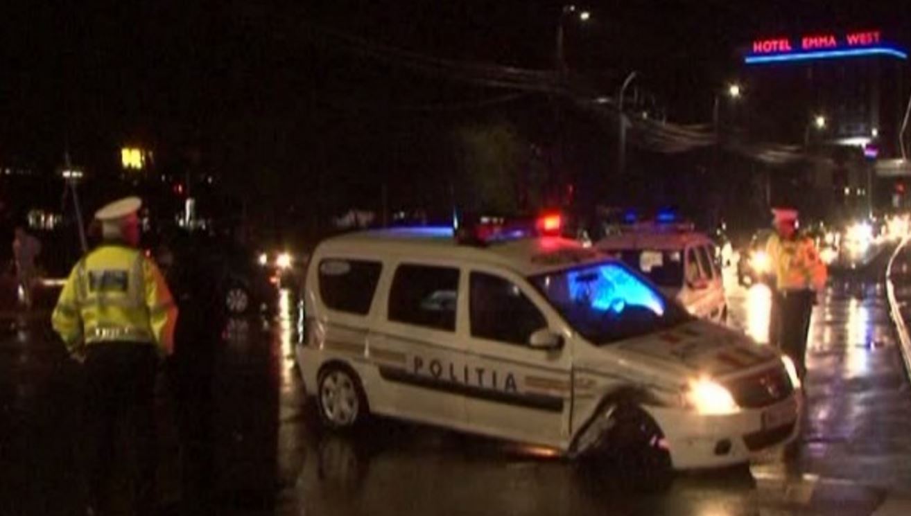 CRAIOVA: Maşină a poliţiei implicată într-un grav accident de circulaţie