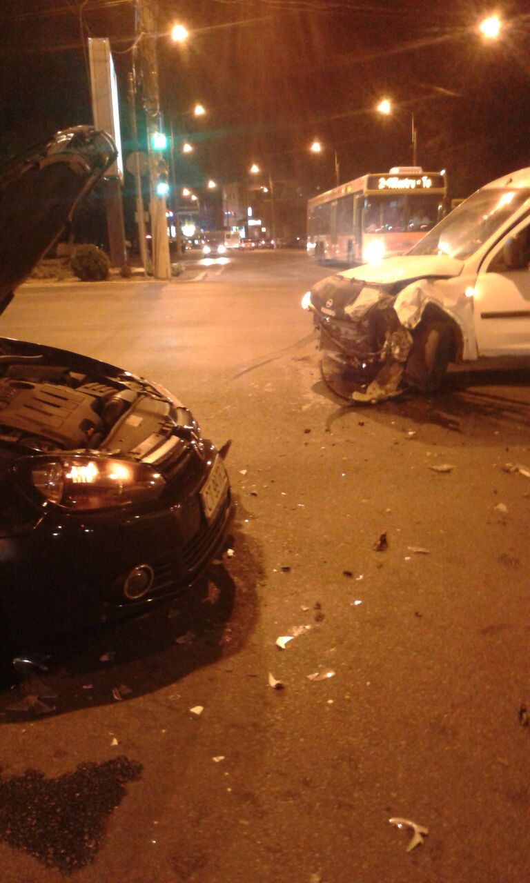 FOTO – Accident rutier GRAV în cartierul Tomis Nord