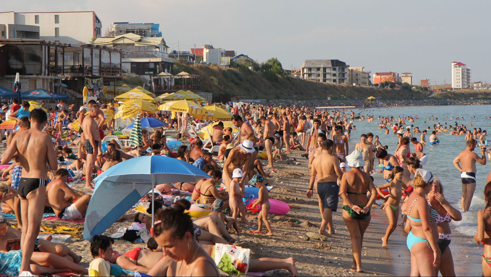Numărul turiștilor veniți pe LITORAL a crescut cu 11 procente față de sezonul estival 2015