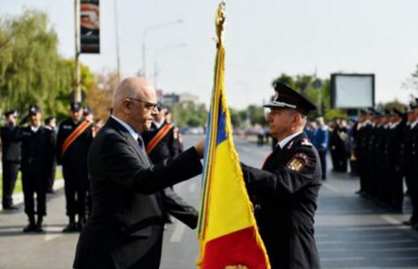 ISU București-Ilfov a primit Drapelul de Luptă de la secretarul de stat în MAI, Raed Arafat