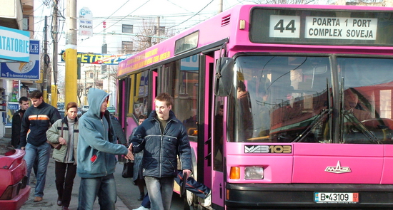 CONSTANȚA: Traseul unei linii de autobuz a fost scurtat din cauza unei avarii RAJA