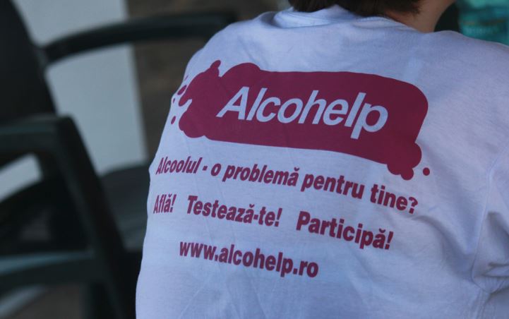 Tulcenii îşi pot testa gratuit alcoolemia la Caravana Alcohelp