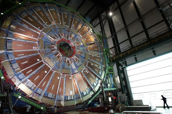 România aderă la Organizația Europeană pentru Cercetare Nucleară