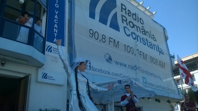 FOTO: Dansuri turcești și tătărești pe terasa Radio Constanța