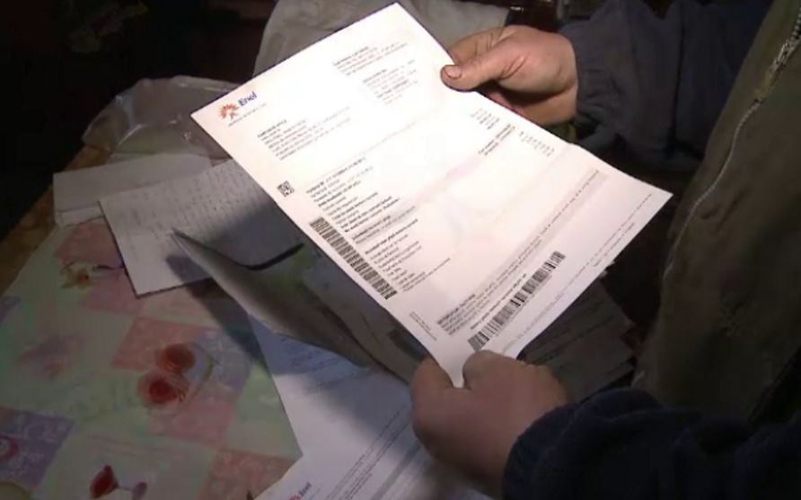 Doar o treime din suma de plată de pe factura de lumină reprezintă consumul efectiv