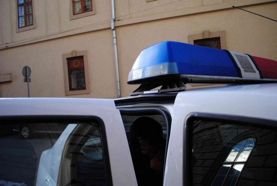 TULCEA: Bărbat reținut în timp ce încerca să mituiască un polițist