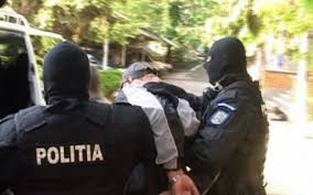 CONSTANȚA: 29 de persoane, acuzate că furau prin metoda „împrietenire”, au fost reținute