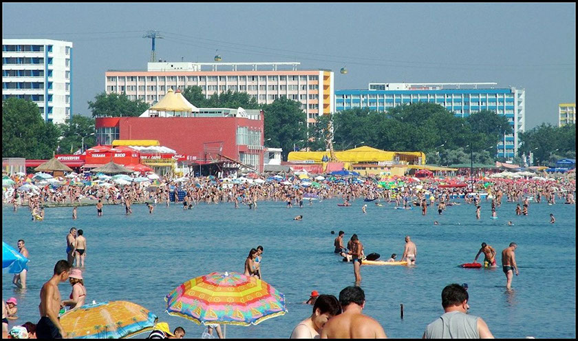 Sezon de succes pe litoral. Patronatele din turism cer schimbarea structurii anului şcolar