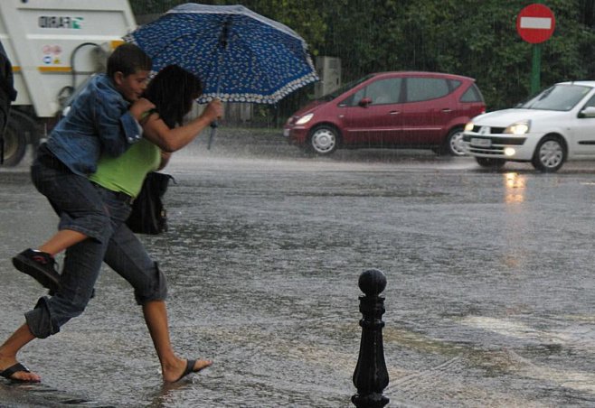 CONSTANȚA/TULCEA. COD GALBEN de PLOI