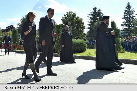 CURTEA de ARGEȘ: Slujbă de pomenire a Reginei ANA