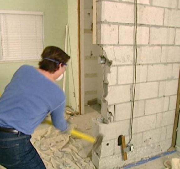 CONSTANȚA: Sancțiuni uriașe pentru cei care fac modificări de construcție în apartament fără autorizație