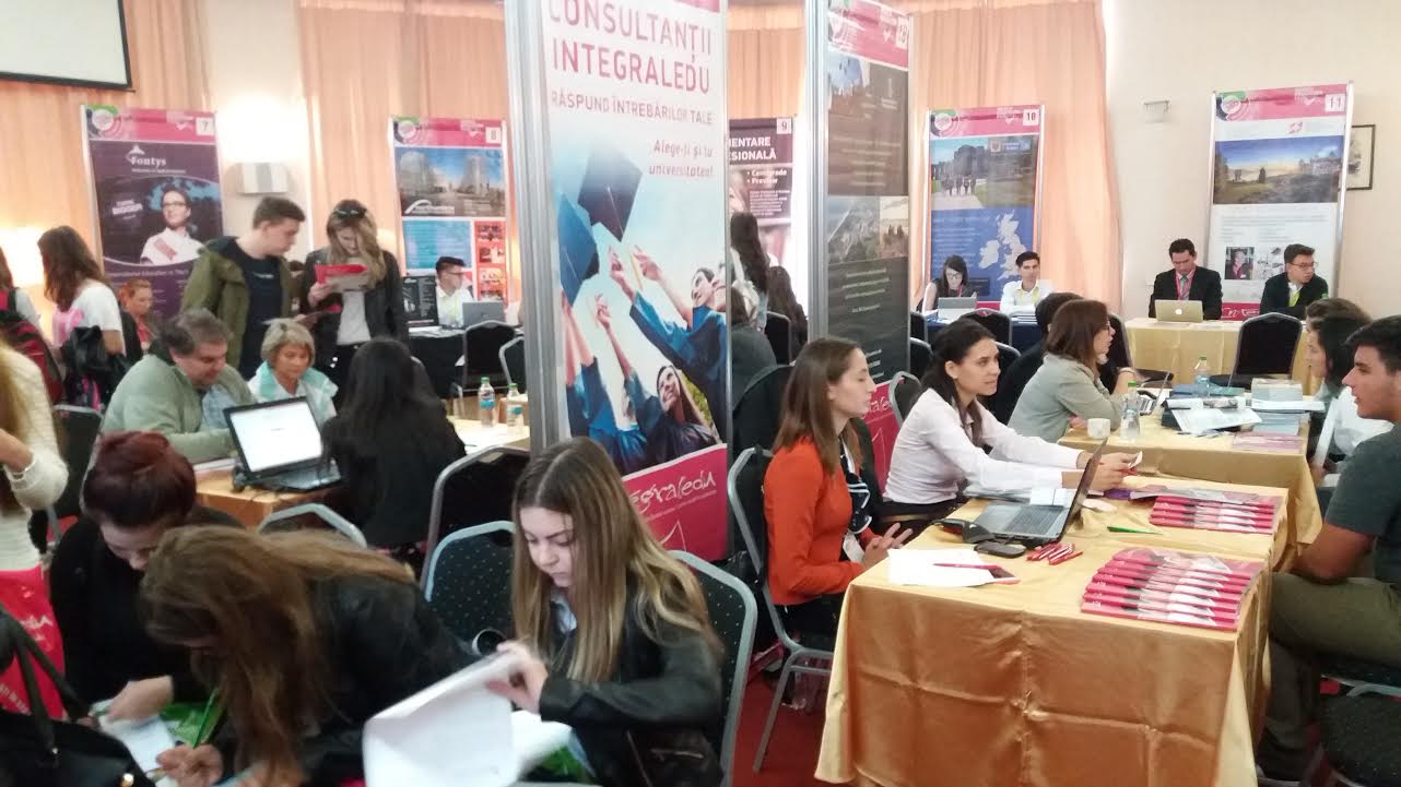 CONSTANȚA: Târgul de consultanţă educaţională World Education Fair