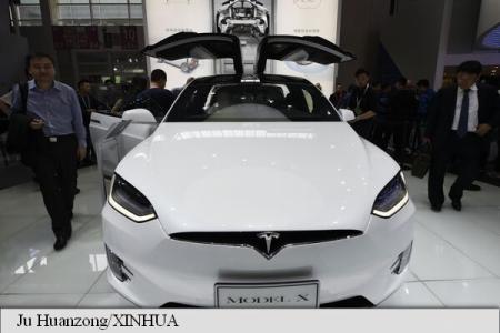 Accident mortal cu mașină electrică: Producătorul spune că automobilul nu era operat în modul Autopilot