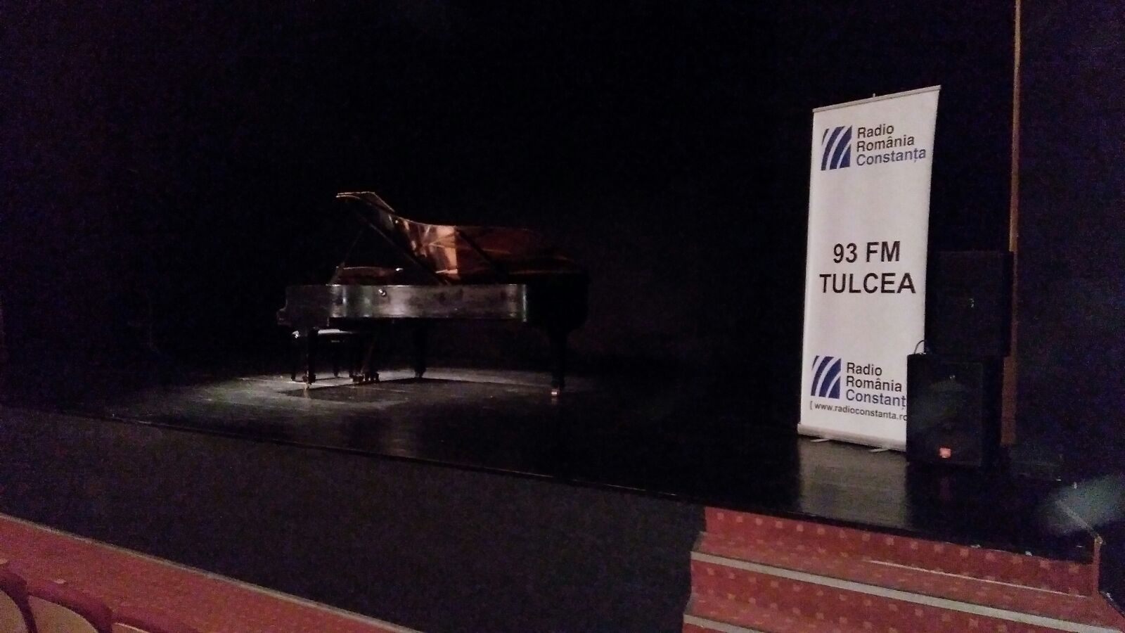 Foto/Video – TULCEA: Duelul viorilor la Teatrul „Jean Bart”