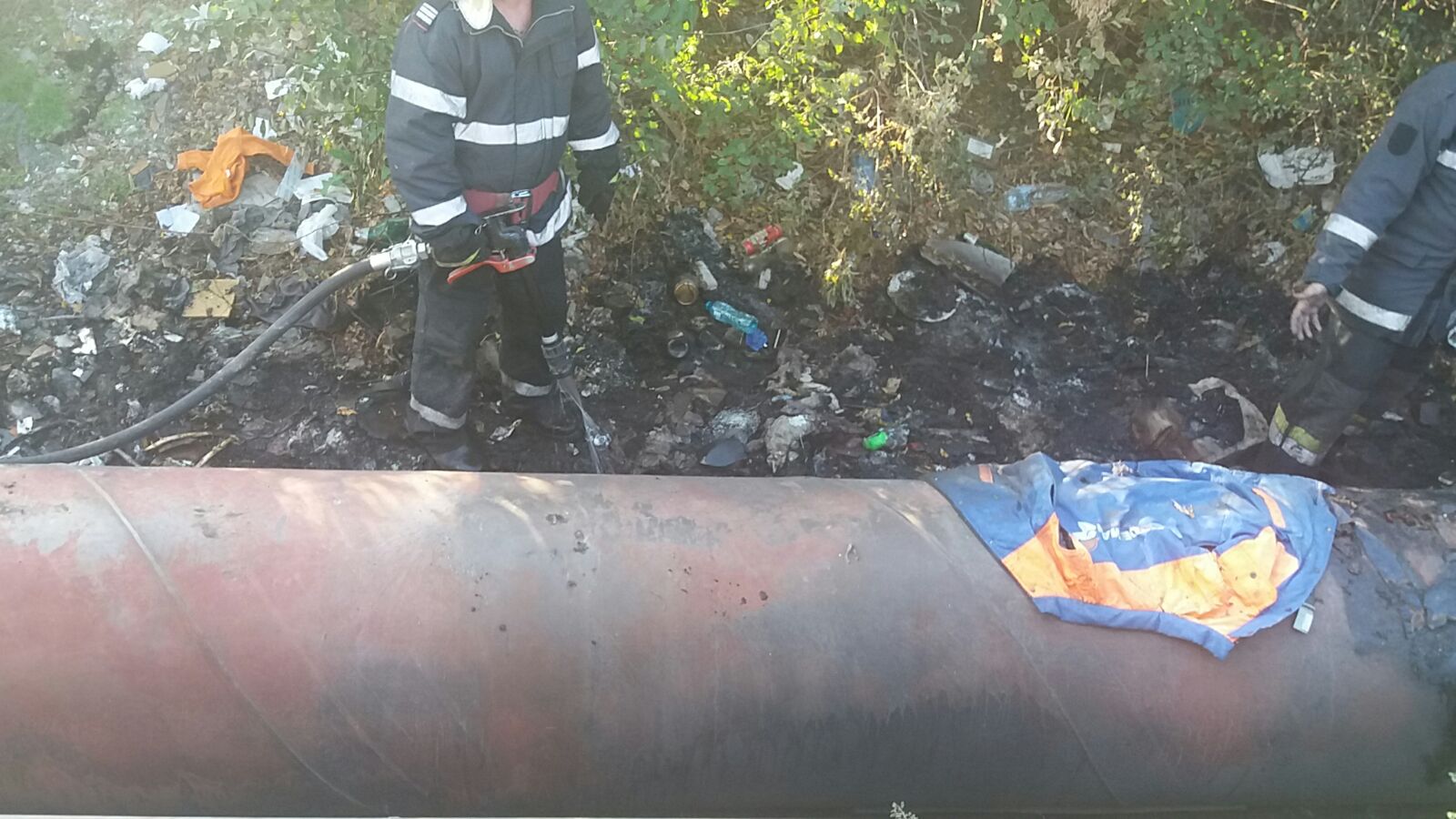 FOTO – Incendiu de vegetație uscată în zona Gării CONSTANȚA