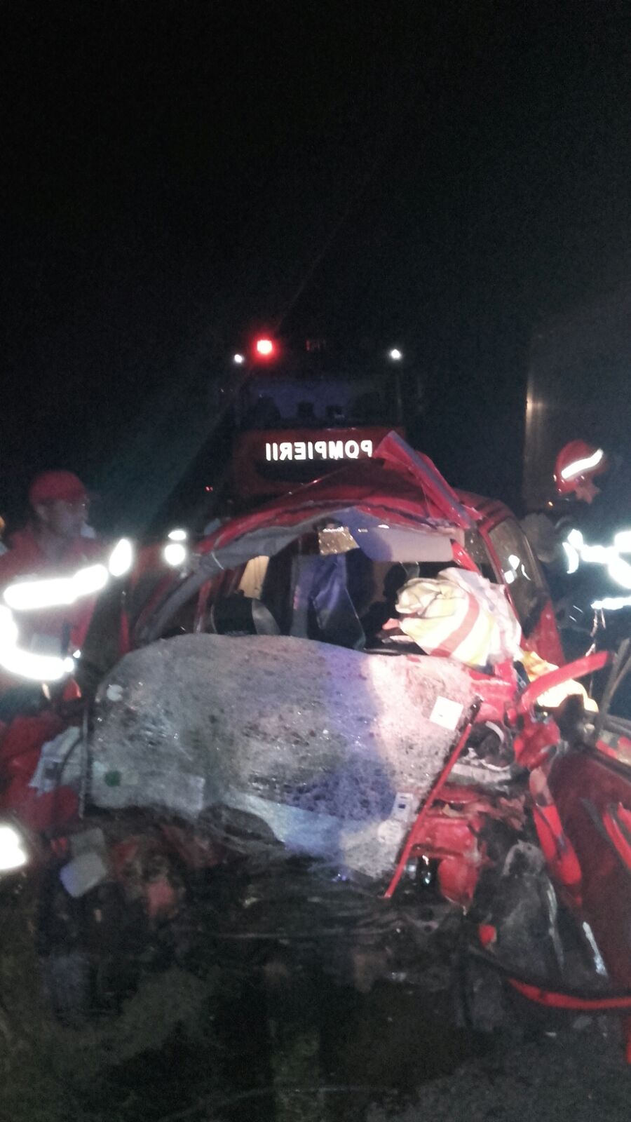 Foto/Update – DN2A: Accident rutier grav, la Hanul Morilor. UN MORT