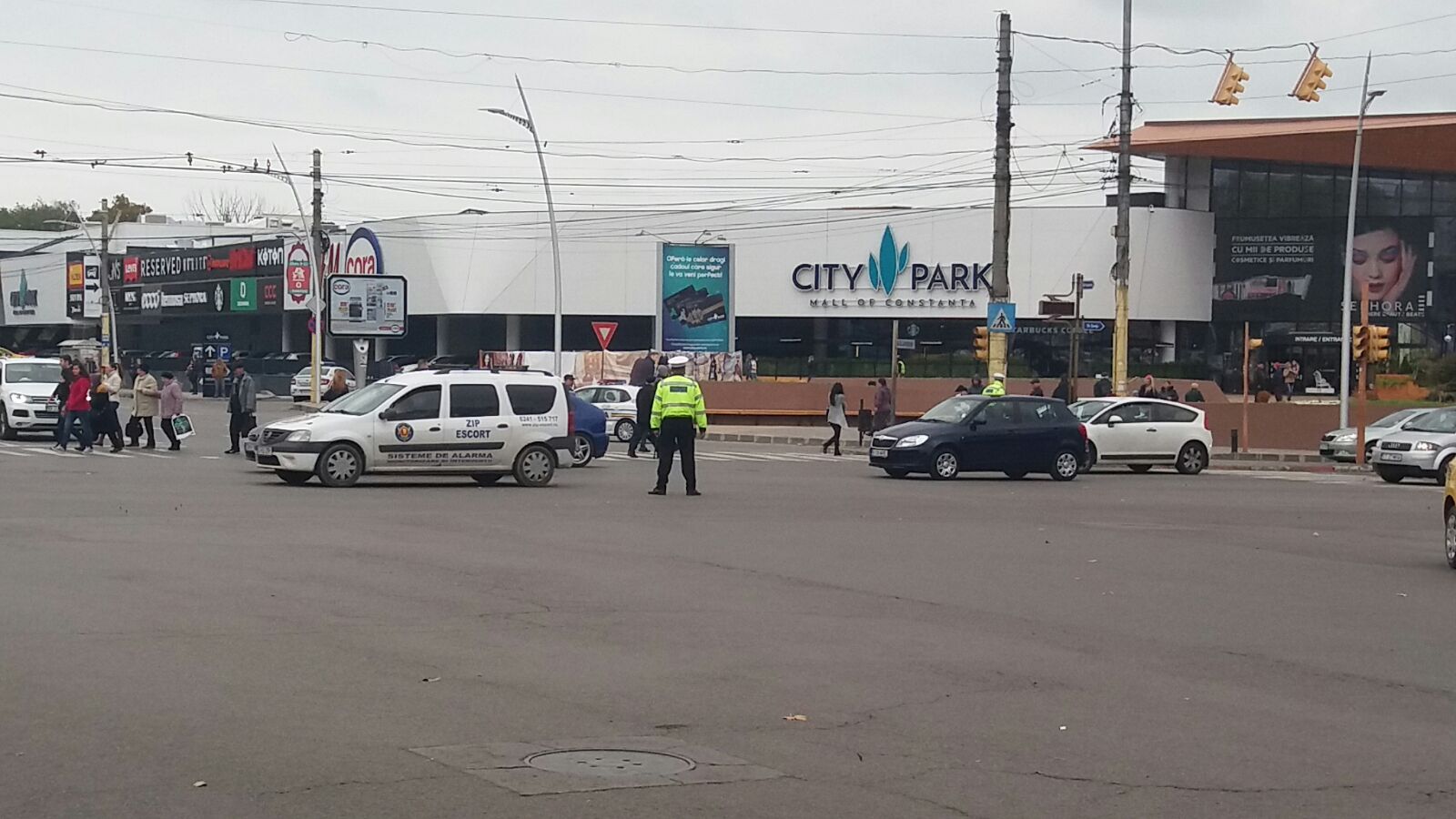 FOTO – CONSTANȚA: Nu funcționează semafoarele din intersecția străzii Soveja cu bulevardul Alexandru Lăpușneanu
