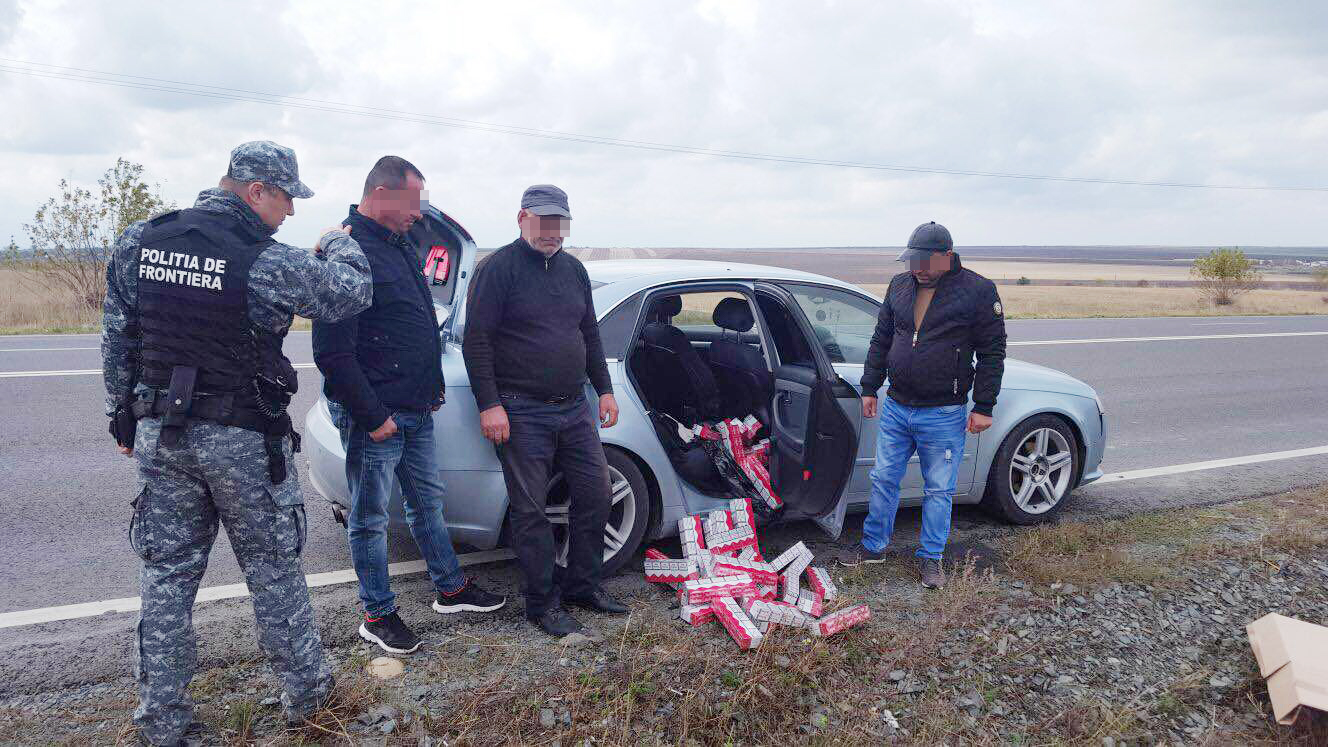 FOTO: 10.000 ţigarete de contrabandă, confiscate de poliţiştii de frontieră constănţeni